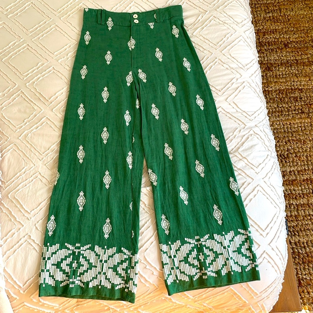 ZARA LINEN BLEND GREEN EMBROIDERED CROPPED PANTS